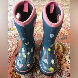 Bogs Baby Classic Toddler Girl Planet Print Boots Size Medium 12